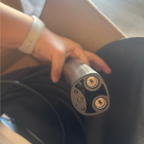 Portable EV Charger Level 1, 15Amp 110V, Electric Vehicle Charger 21Ft Extension - Picture 3 of 9